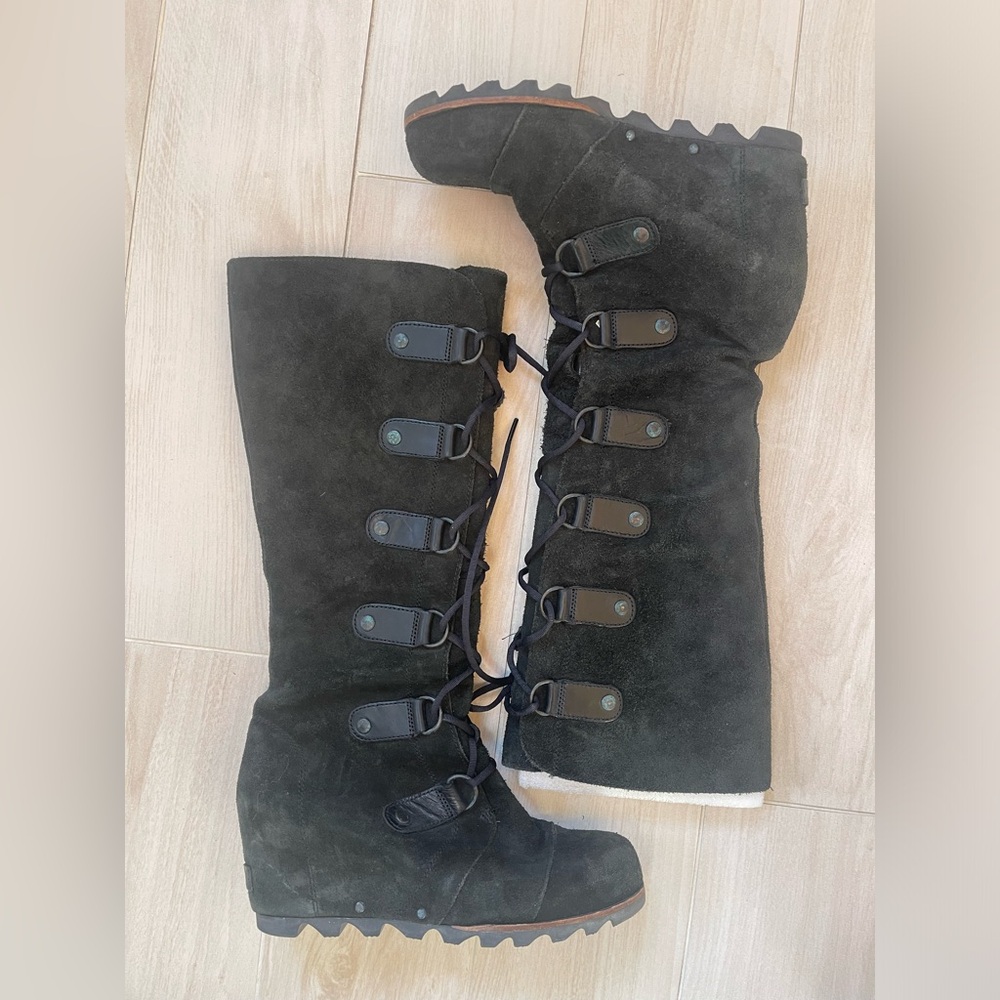 Sorel black suede lace up wedge boots